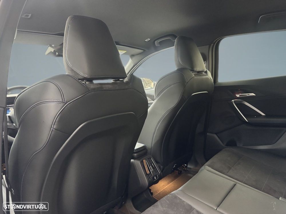 BMW iX2 eDrive20 Pack Desportivo M Pro - 14