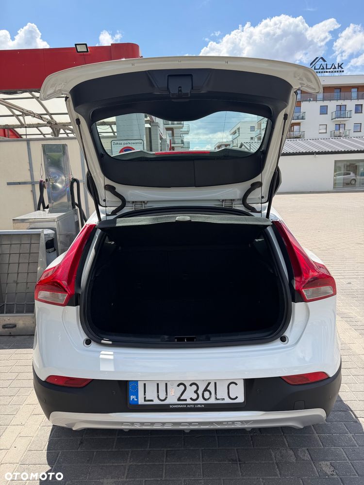 Volvo V40 Cross Country D2 Momentum - 11