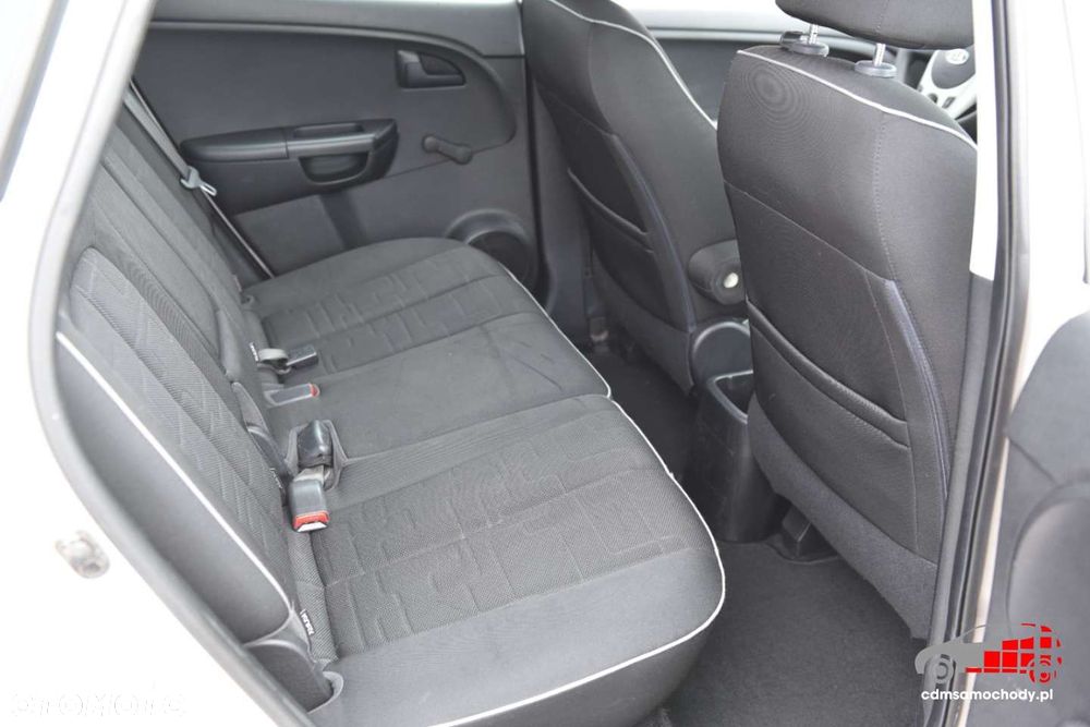Kia Venga - 19