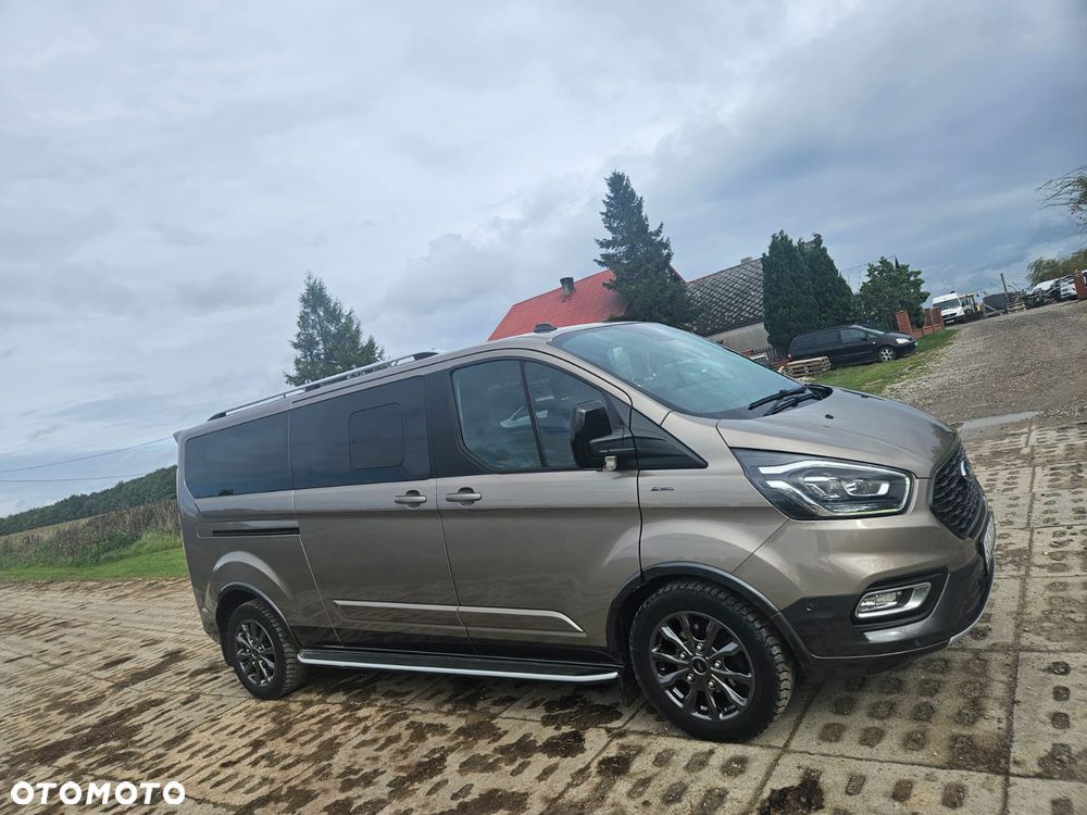 Ford Tourneo Custom - 12