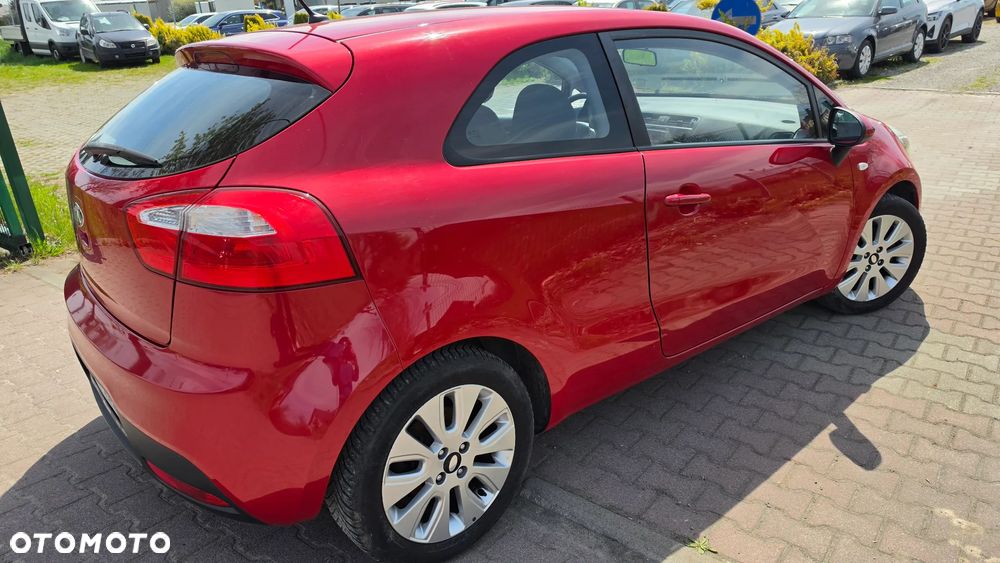 Kia Rio 1.2 Dream Team Edition - 3