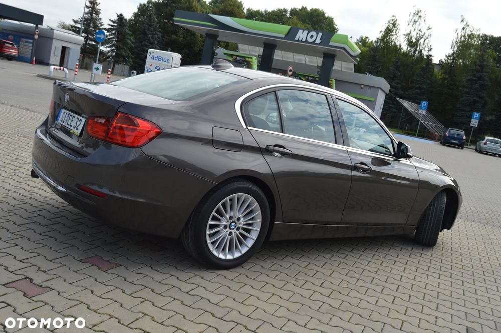 BMW Seria 3 318d Luxury Line - 28