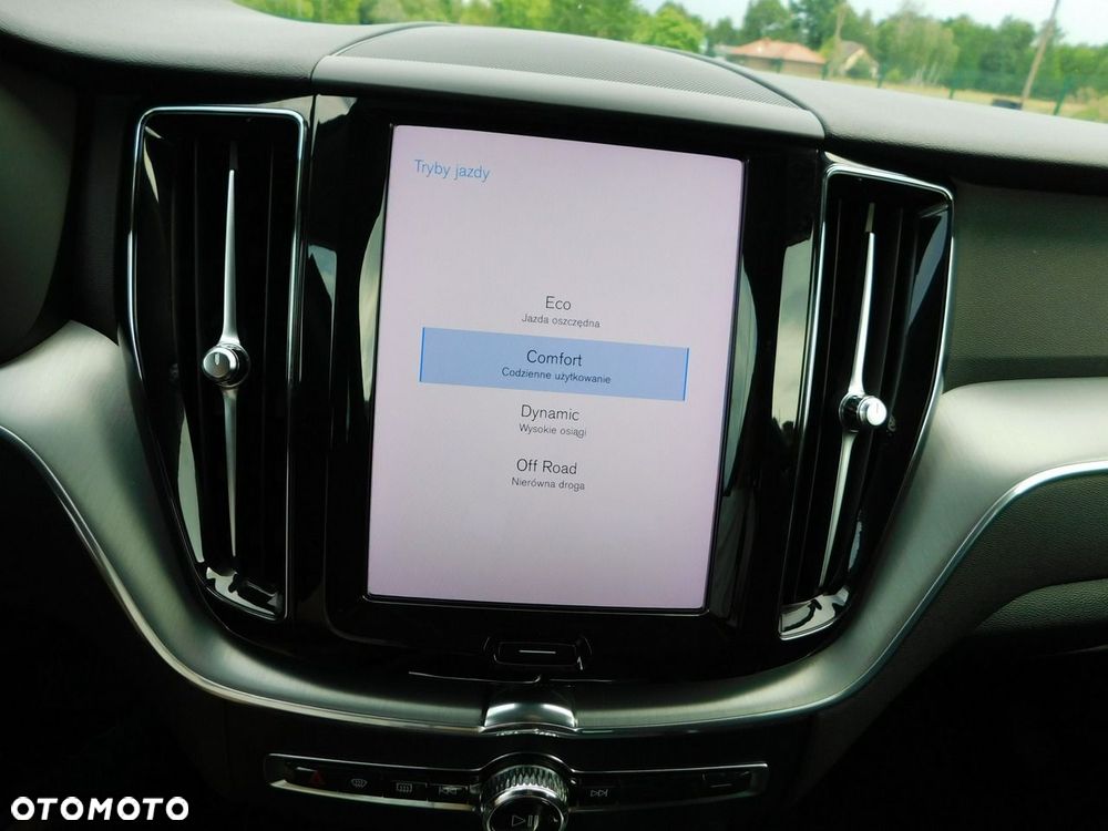 Volvo XC 60 B4 B Momentum Pro - 20