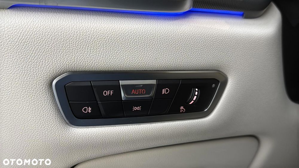 BMW X5 xDrive40i mHEV - 32