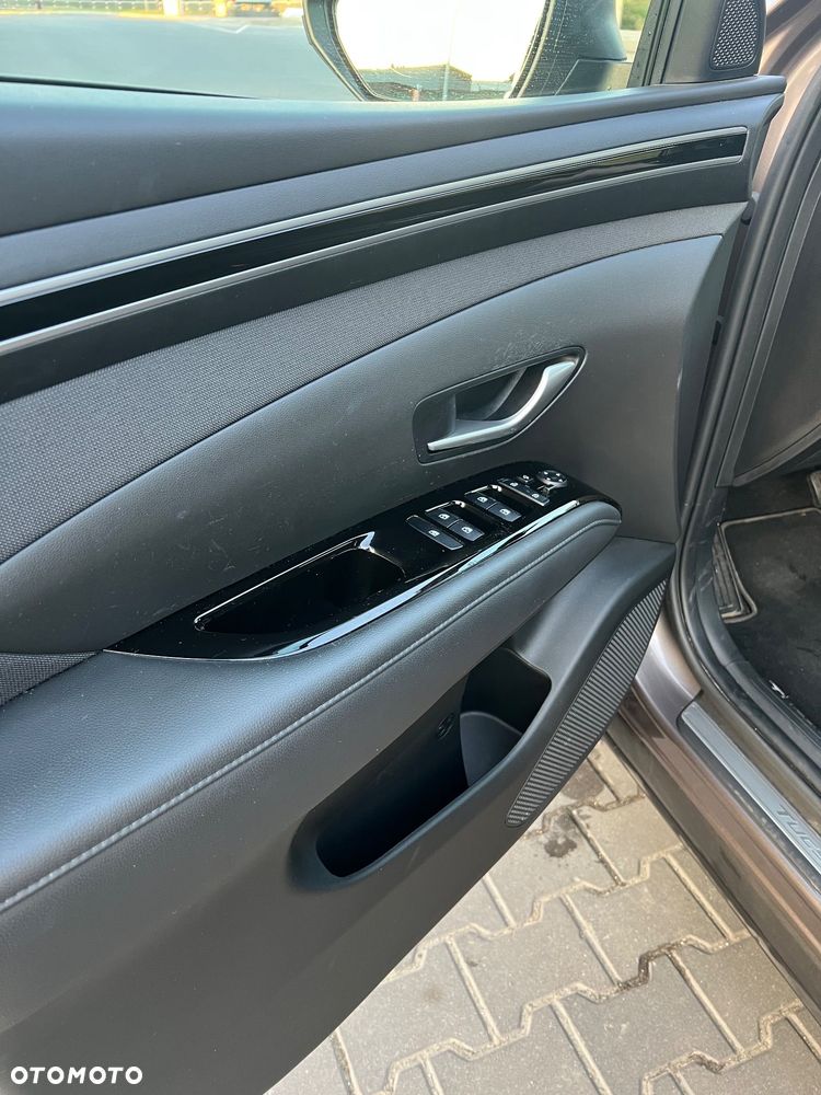 Hyundai Tucson 1.6 T-GDi HEV Executive 2WD - 16