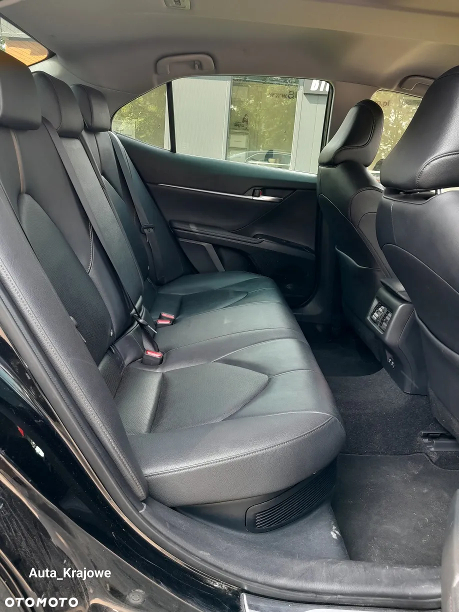 Toyota Camry 2.5 Hybrid Executive CVT - 32