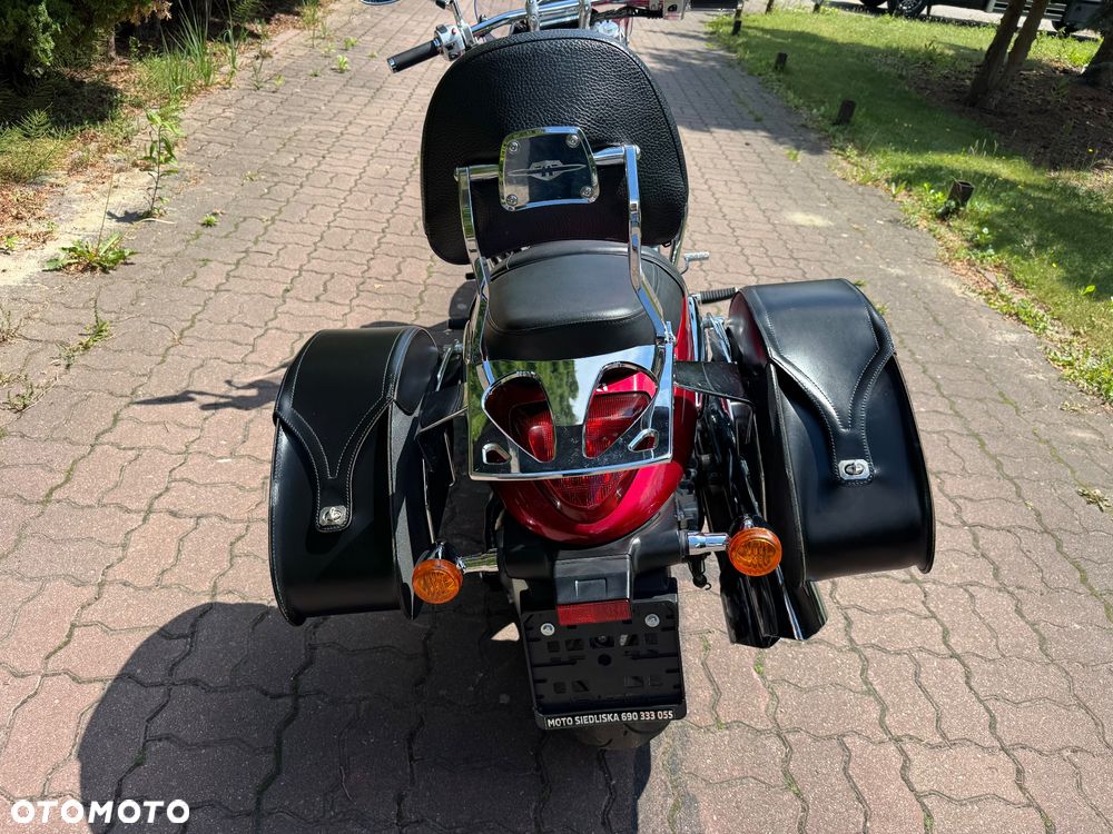Suzuki Intruder - 14