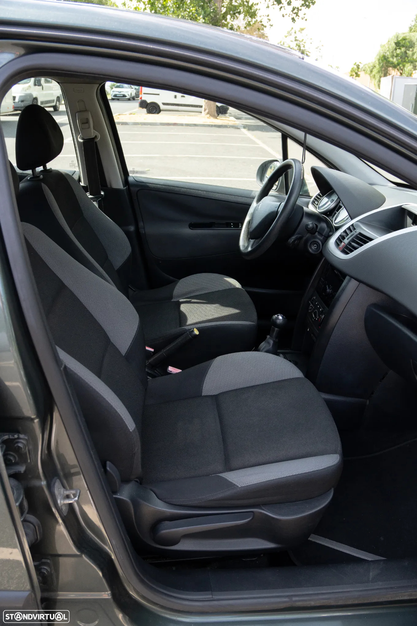 Peugeot 207 - 4