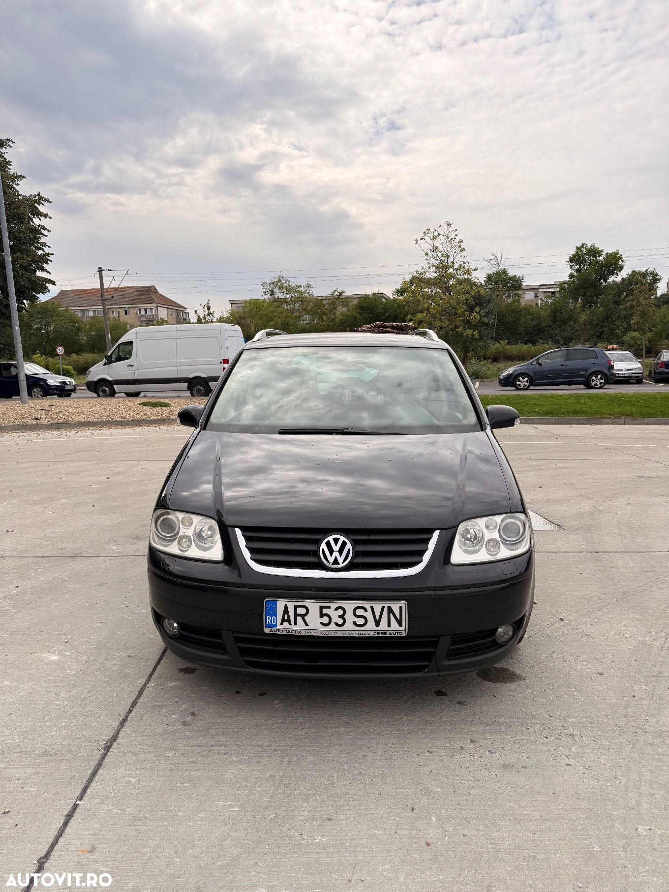 Volkswagen Touran 2.0TDI Highline Aut - 1