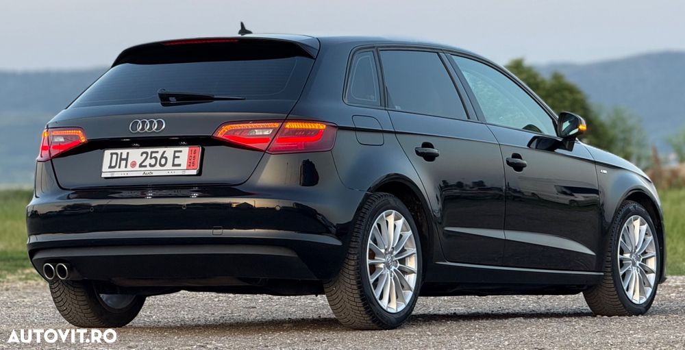 Audi A3 2.0 TDI Sportback (clean diesel) S tronic S line Sportpaket - 4