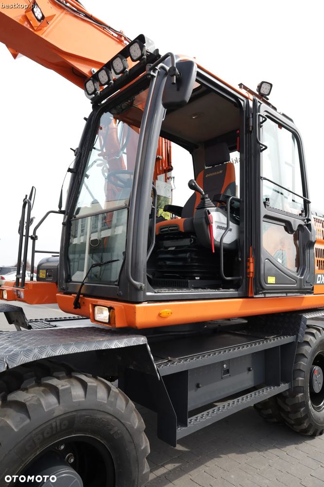 Doosan DX140W-3 - 24