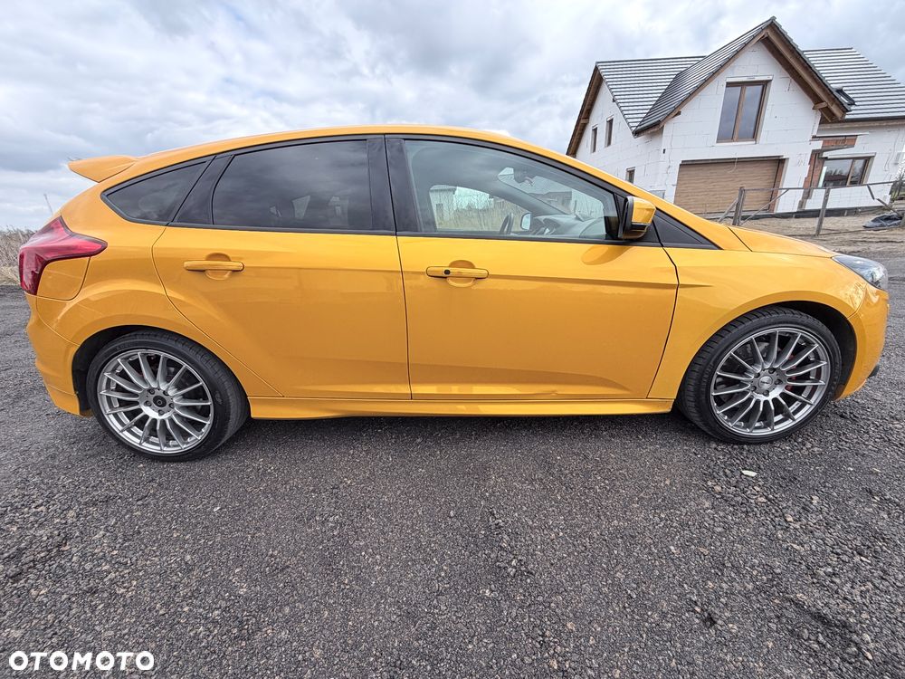 Ford Focus 2.0 EcoBoost ST - 2