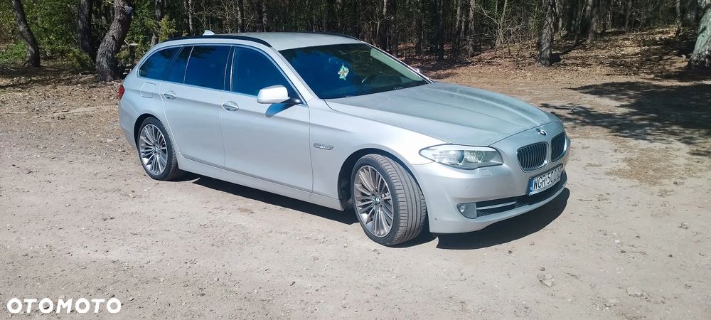 BMW Seria 5 525d xDrive - 4