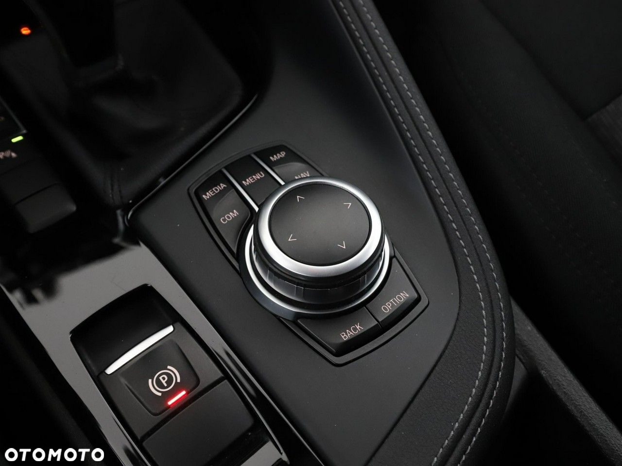 BMW X2 sDrive18d Advantage - 32