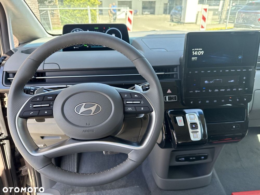 Hyundai Staria - 14