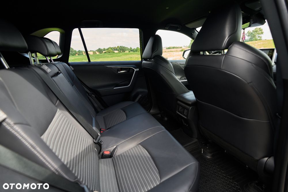 Toyota RAV4 2.5 Hybrid Black Edition by JBL 4x4 - 31
