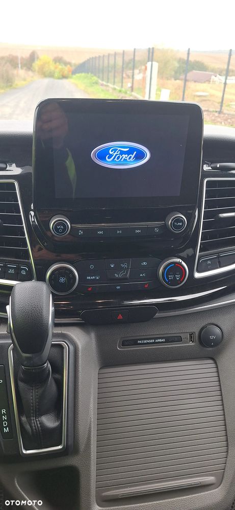 Ford Tourneo Custom 2.0 EcoBlue L2 Titanium SelectShift - 23