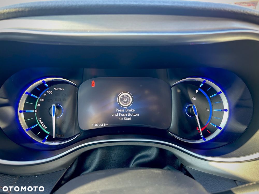 Chrysler Pacifica - 18