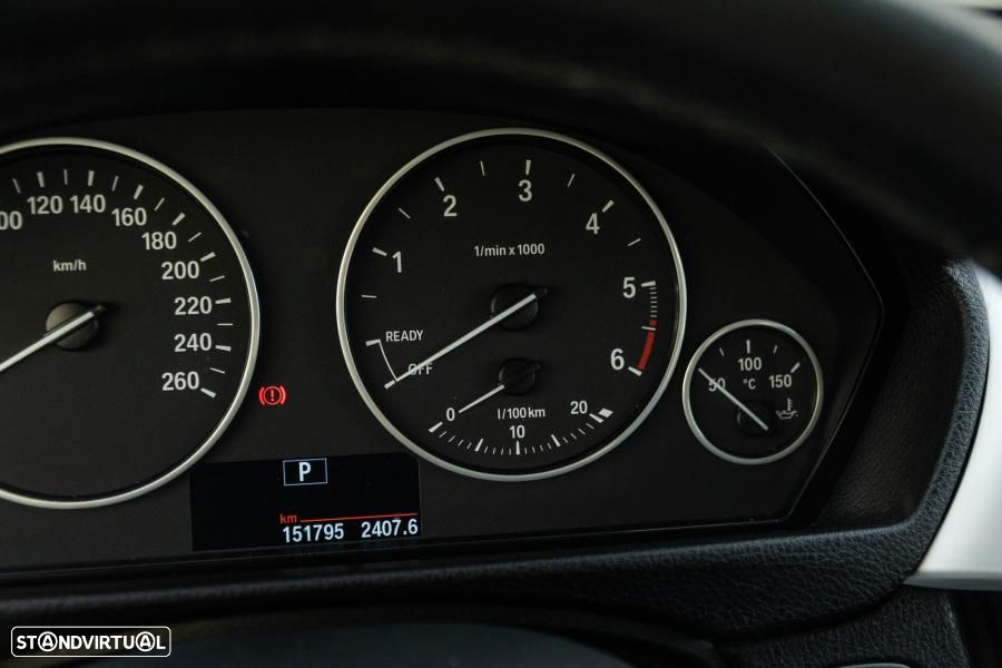 BMW 318 d Touring Auto - 37