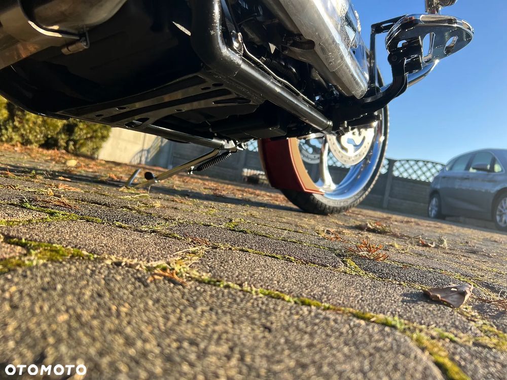 Harley-Davidson Touring Road King - 19