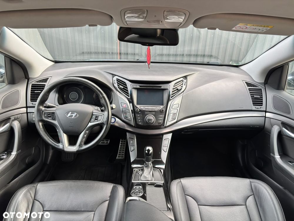 Hyundai i40 Kombi 1.7 CRDi DCT Premium - 13