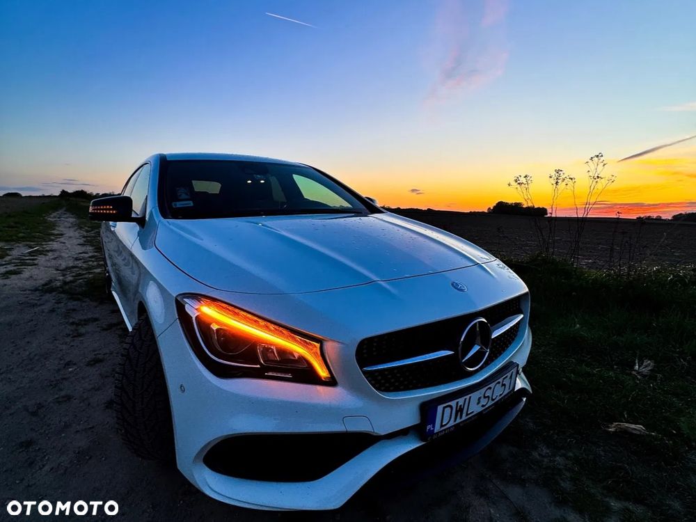Mercedes-Benz CLA 220 4-Matic AMG Line - 1