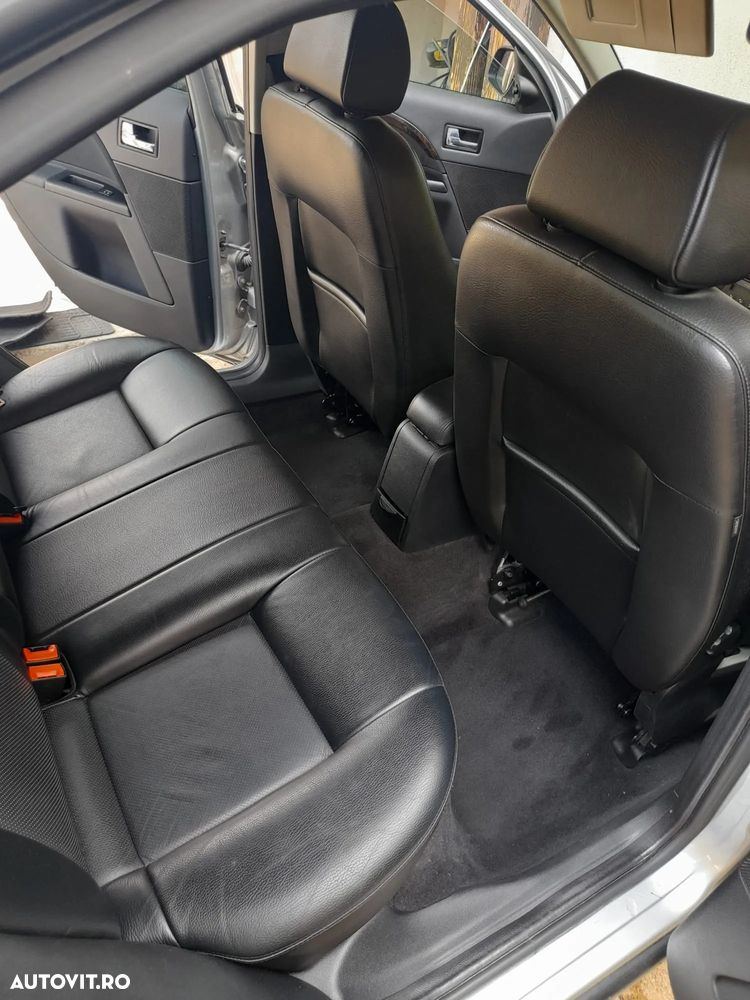 Ford Mondeo 2.0 TDCI Ghia - 19