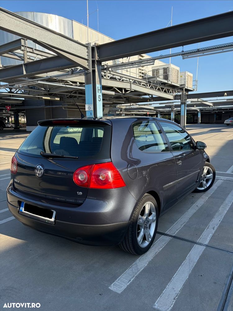 Volkswagen Golf 1.6 Comfortline - 2