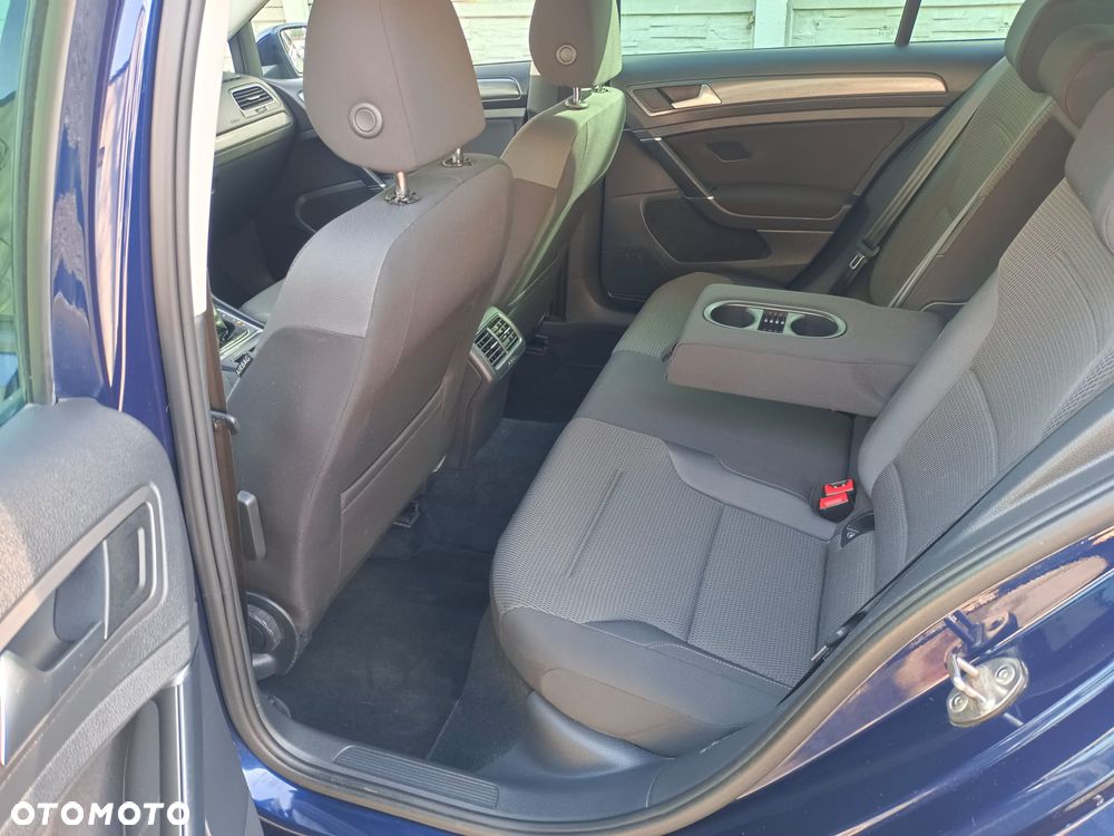 Volkswagen Golf - 20