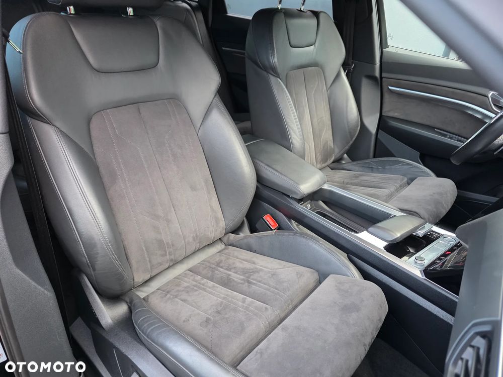 Audi e-tron 55 quattro - 10