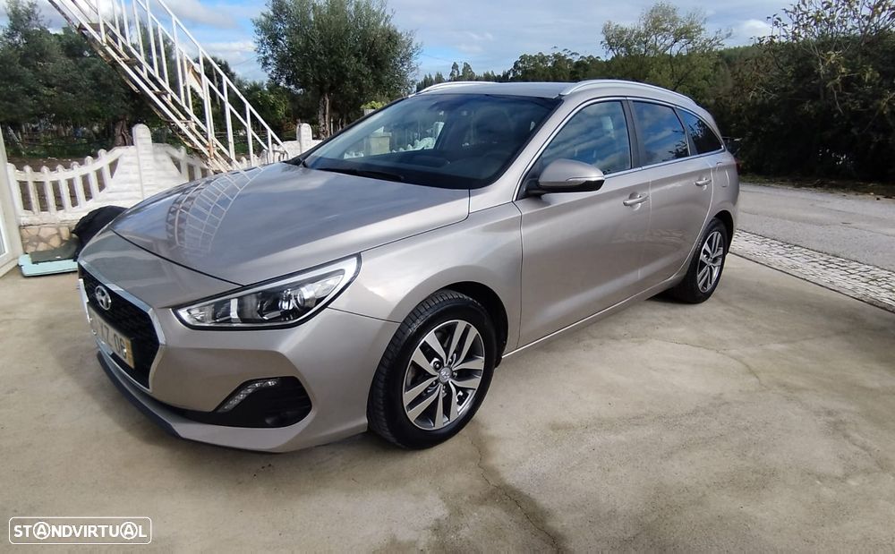 Hyundai i30 SW 1.6 CRDi Style+Navi - 3