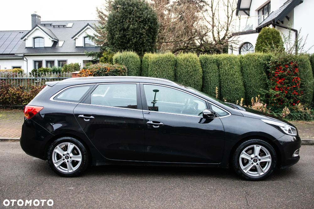 Kia Ceed 1.6 GDI Dream-Team Edition - 4