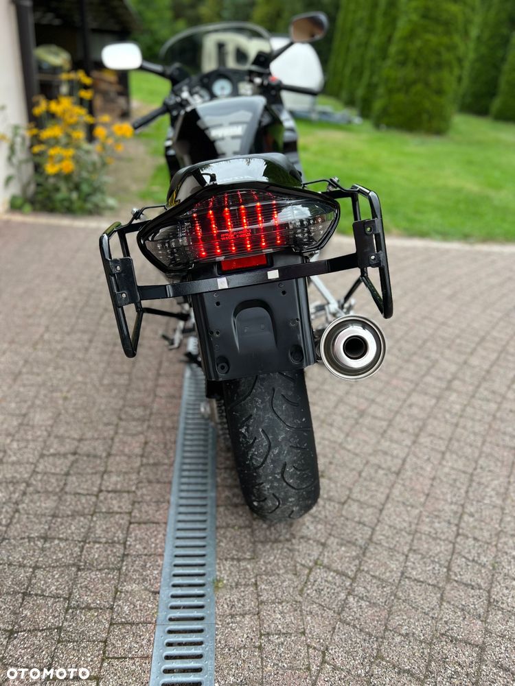 Honda VFR - 4