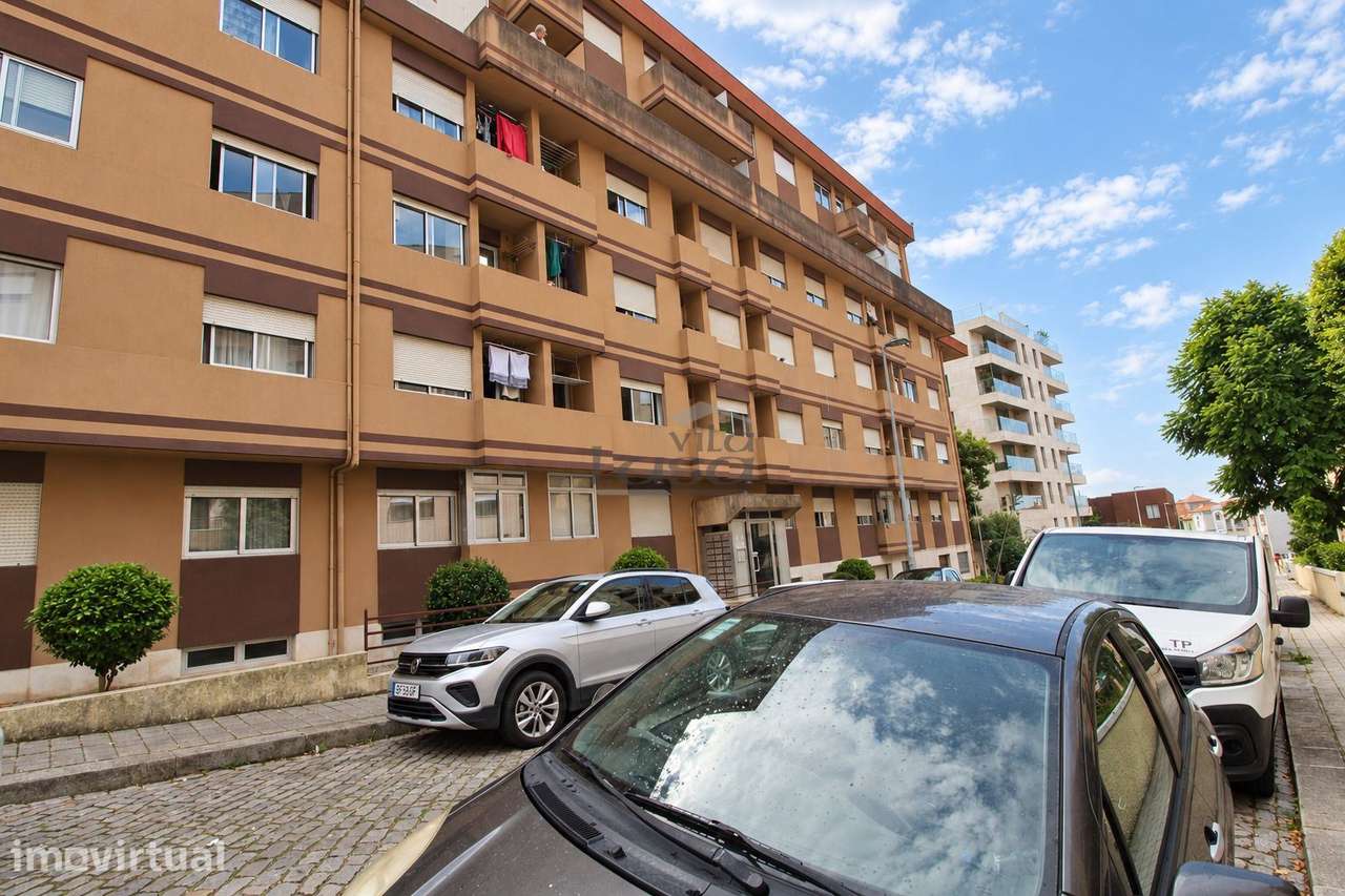 T1 com varanda, garagem e arrumos junto ao Jardim de Arca dÁgua  Pa... - Grande imagem: 2/18