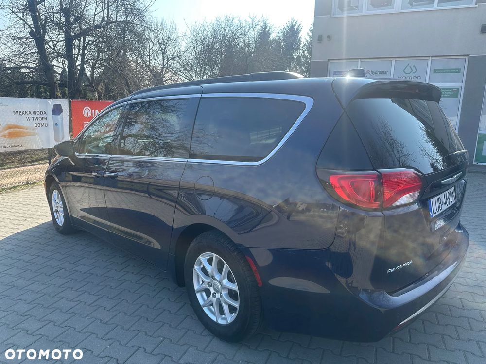 Chrysler Pacifica - 6
