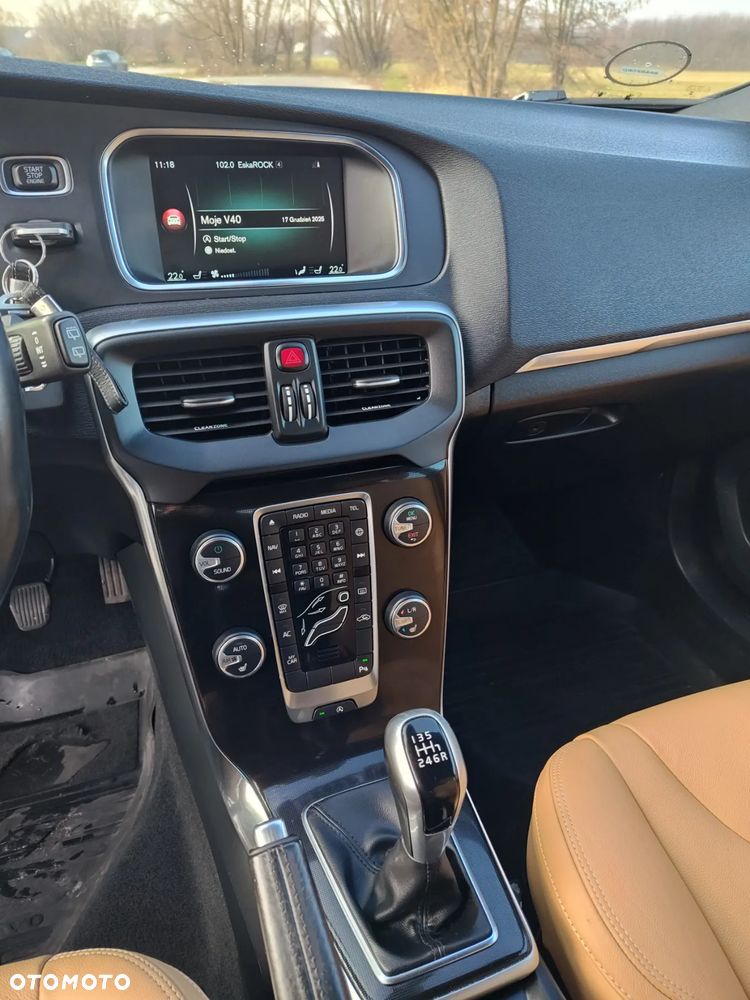 Volvo V40 D3 Momentum - 17