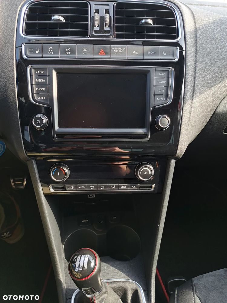 Volkswagen Polo - 15