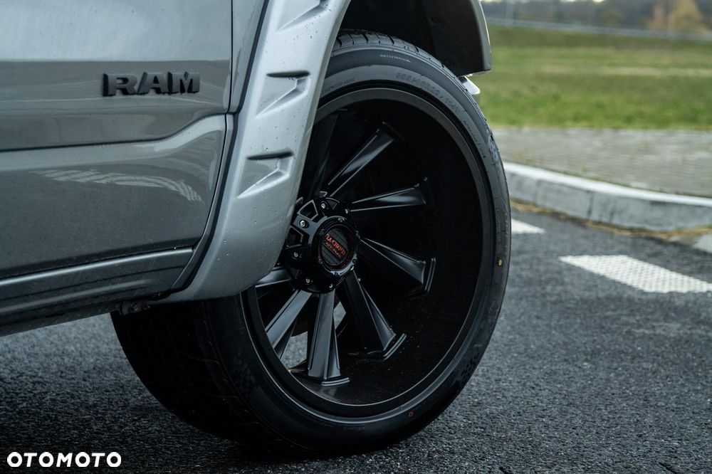 RAM 1500 5.7 Crew Cab Shortbed Laramie Black - 35