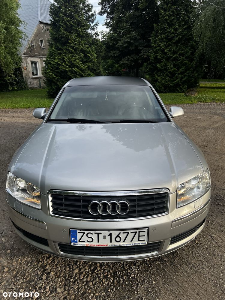 Audi A8 - 4