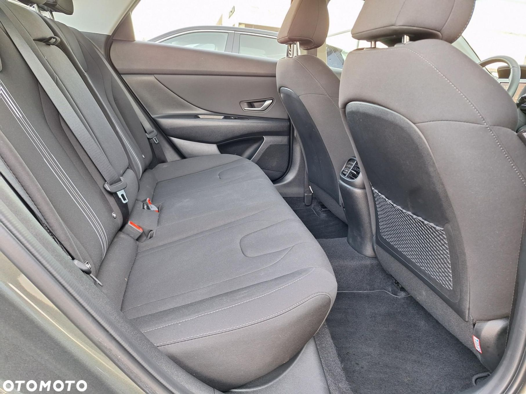 Hyundai Elantra - 28