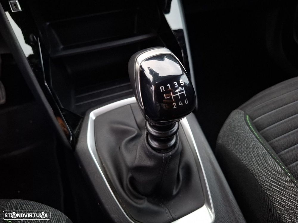 Peugeot 2008 1.2 PureTech Active - 18