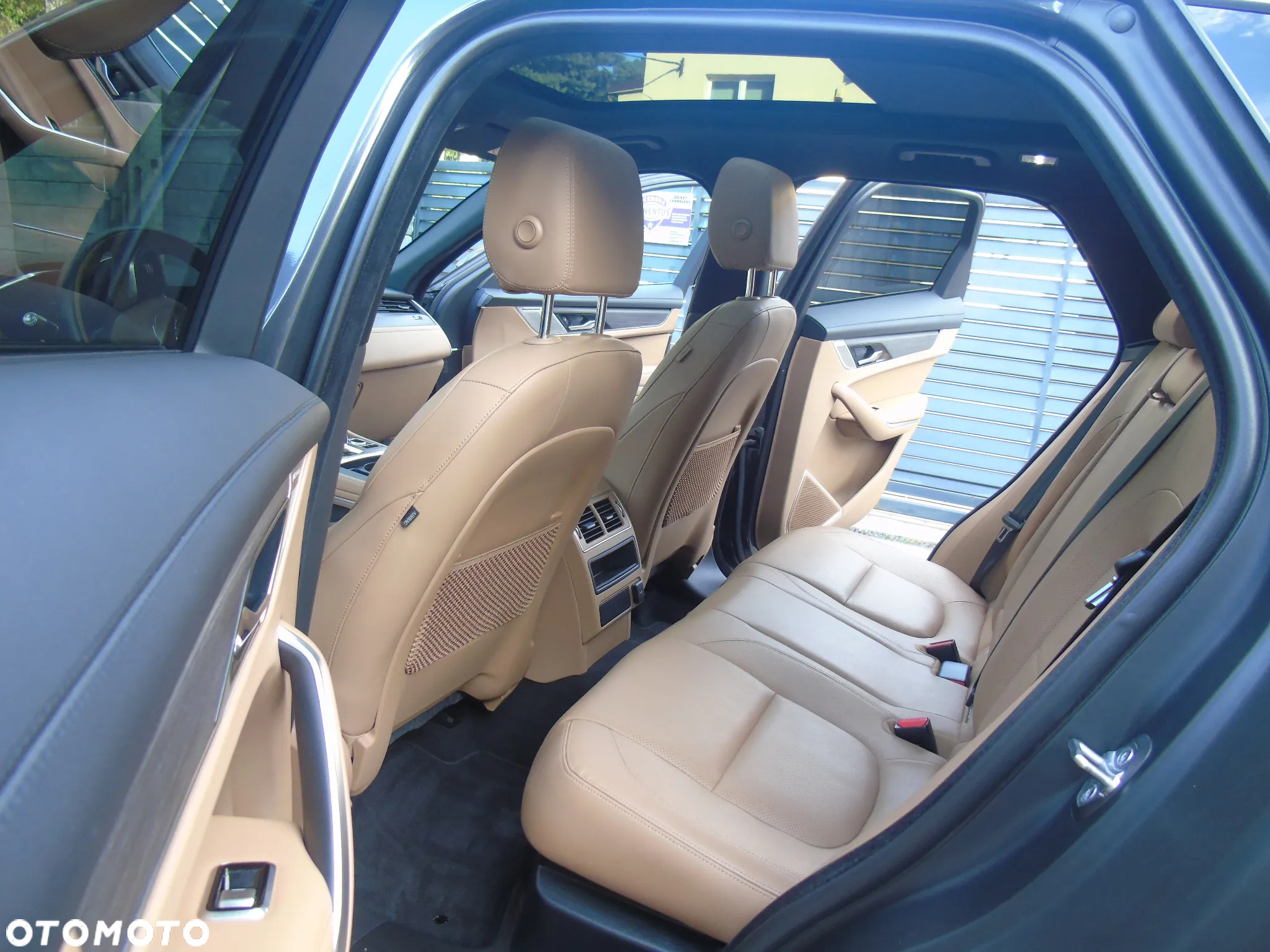 Jaguar F-Pace - 8