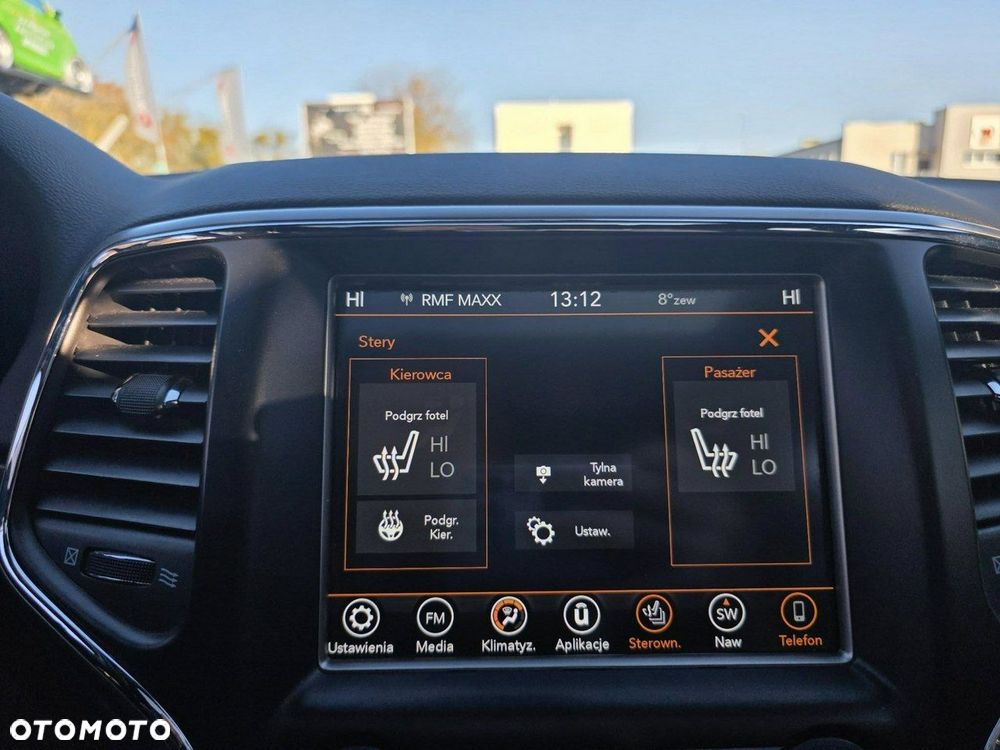 Jeep Grand Cherokee - 16