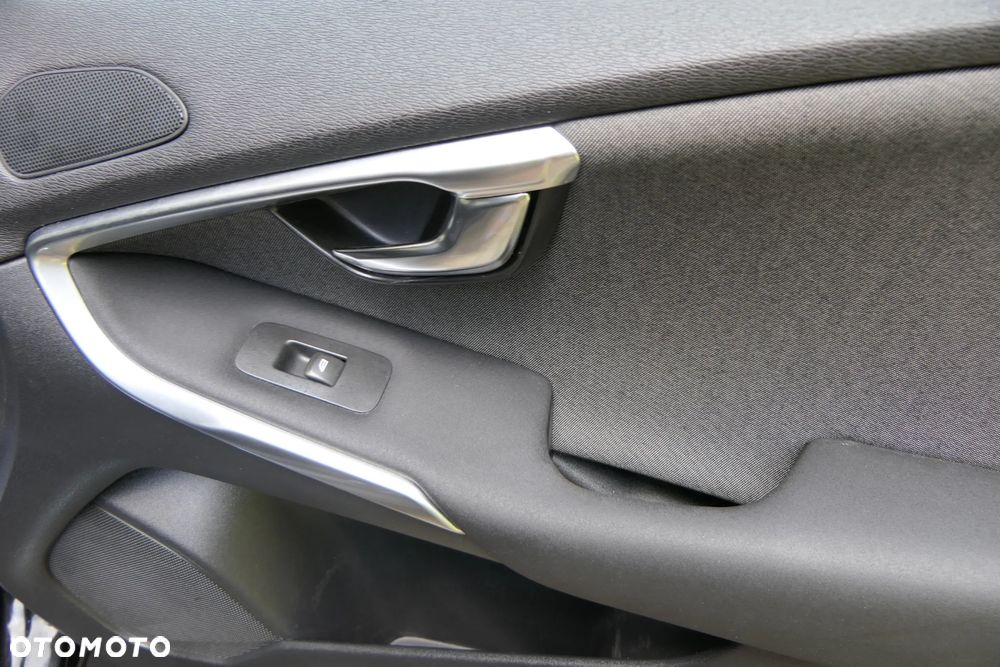 Volvo V40 Cross Country D3 Geartronic Momentum - 32