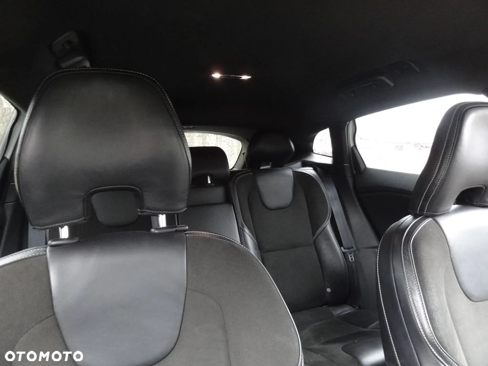 Volvo V40 D3 Geartronic RDesign - 22