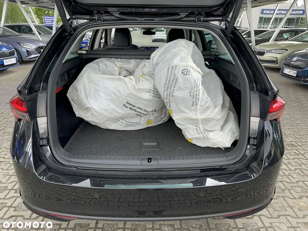 Skoda Octavia 1.5 TSI mHEV Selection DSG - 30