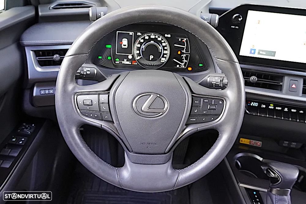 Lexus UX 250h F Sport - 34