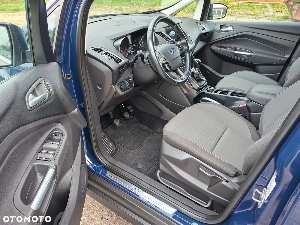 Ford Grand C-MAX - 11