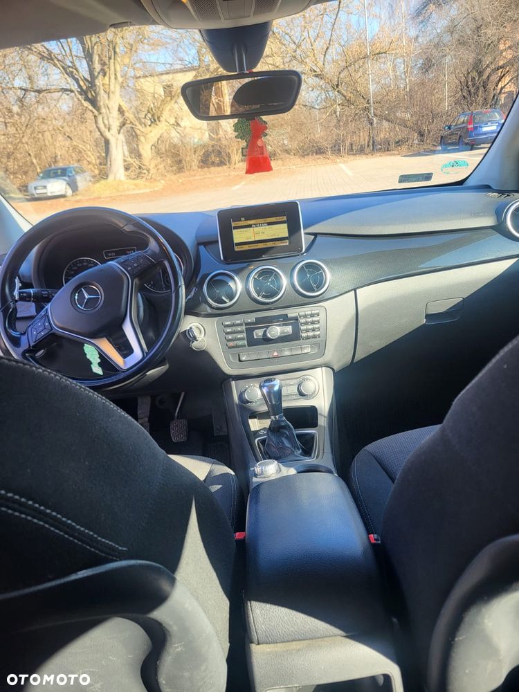 Mercedes-Benz Klasa B 180 CDI (BlueEFFICIENCY) - 21
