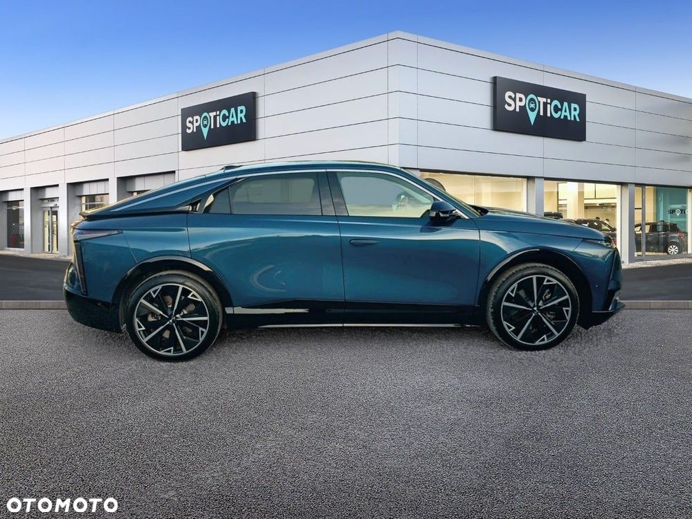 DS Automobiles N°8 - 4